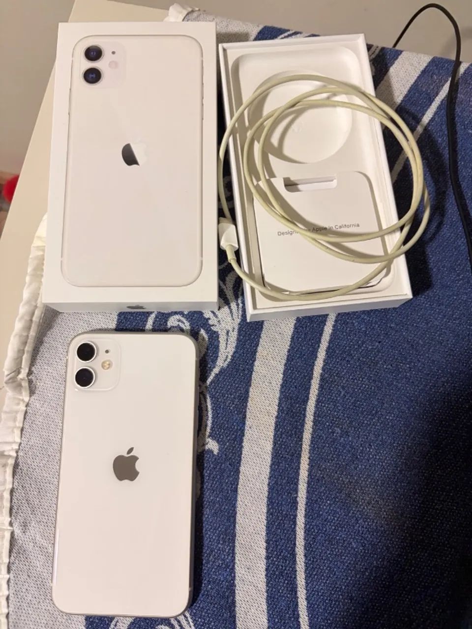 iPhone 11 branco, nunca foi aberto e com cabo USB original - Foto 5