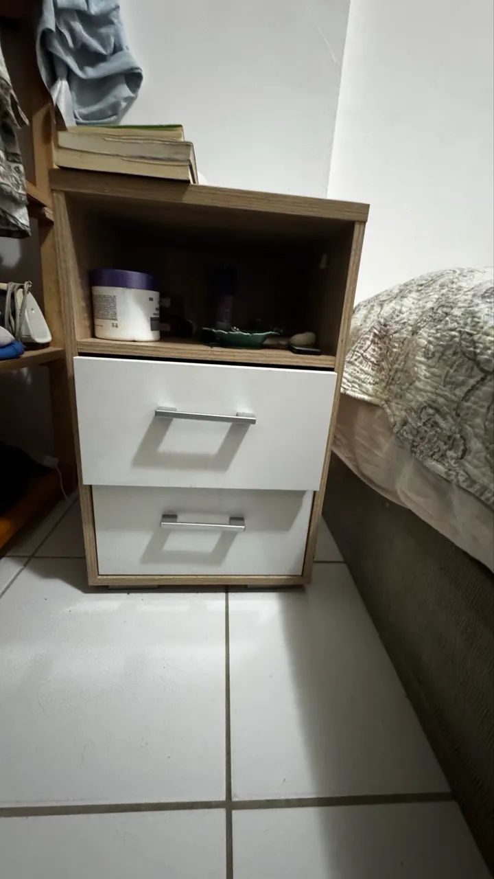 Mesa de Cabeceira 