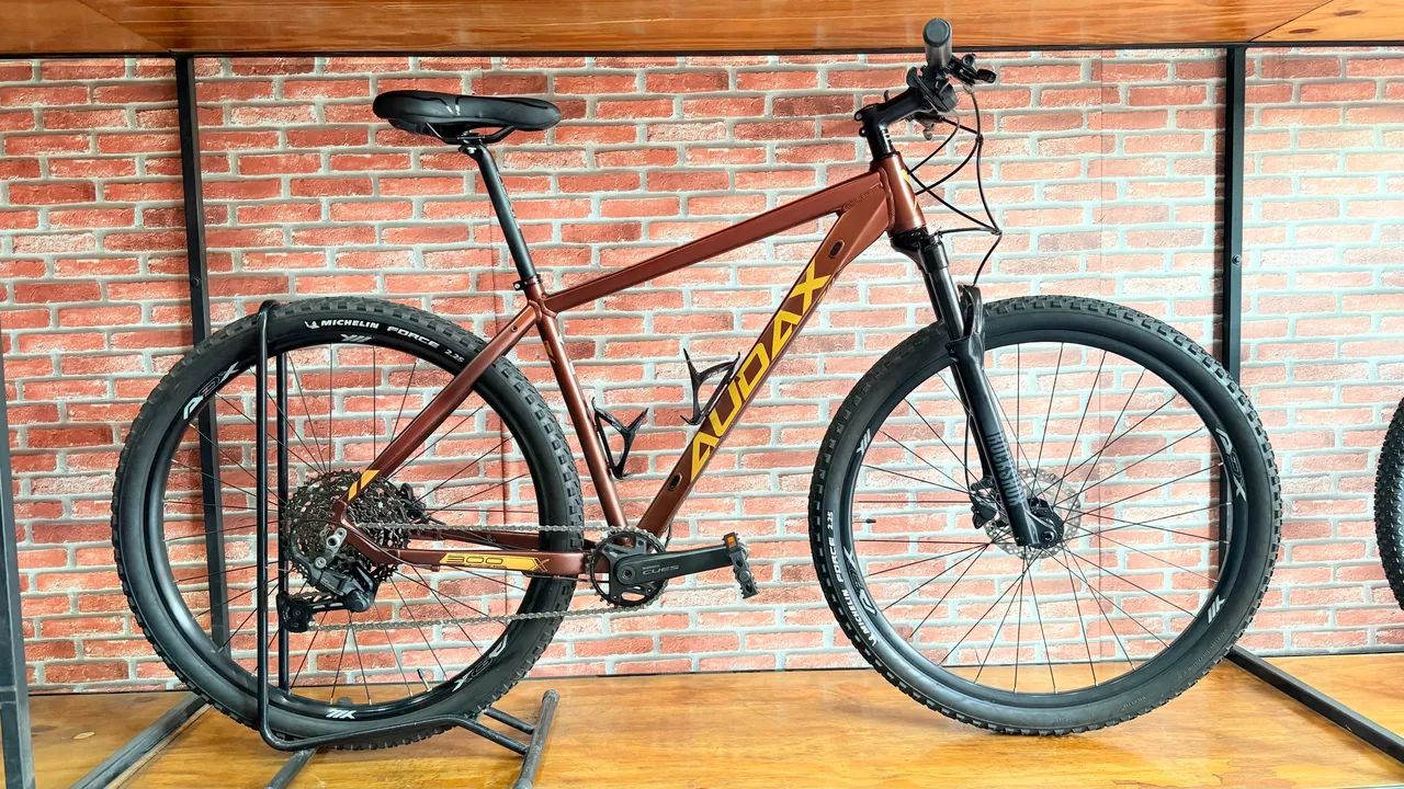 Bicicleta ADX 300 2025