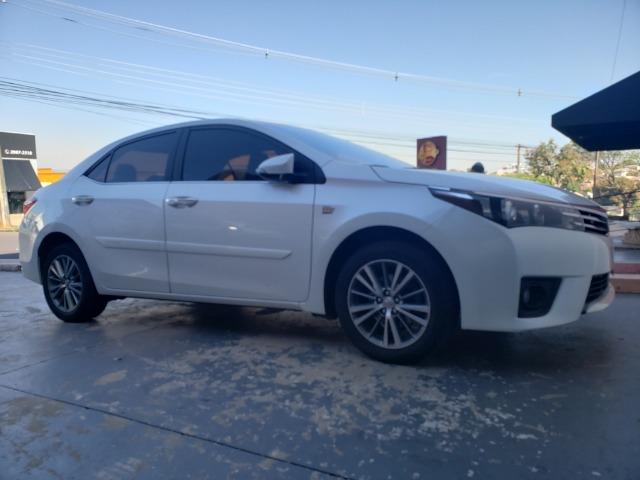 Corolla Altis Branco Pérola 2015