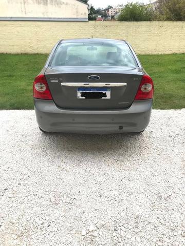 Vendo Ford Focus Sedan GHIA 2.0 completo - Foto 2