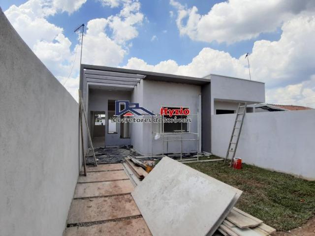 Linda casa com Jardim De Inverno no bairro Eucaliptos de Fazenda Rio Grande!