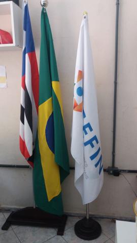 Mastros, bases de madeira e ponteiras para bandeiras - Foto 4