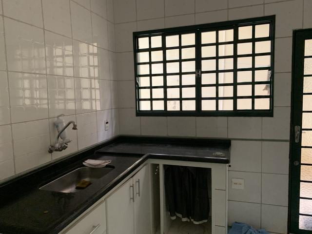 Alugo casa condomínio 3 dorm , suite, lazer,próx shopping, escolas, city 2 mil - Foto 6