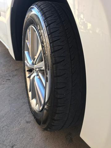 Corolla XEI 2015 branco perolizado. Carro extra com 65 mil km!