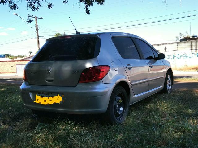 Troco ou vendo Pegeout 307 Presence Hatch - Foto 5