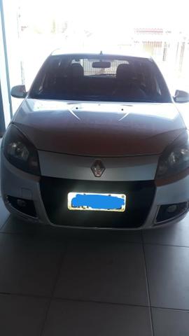 Carro Sandero