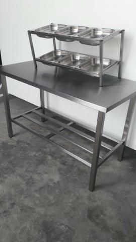 Mesa com condimentadora em Inox - Produto novo
