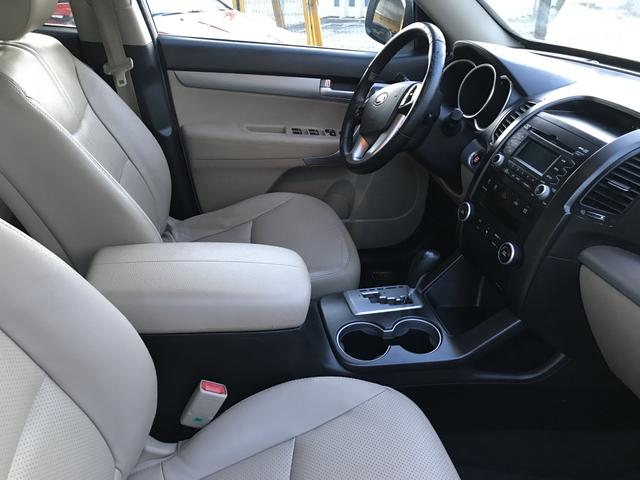 Kia Sorento EX2 V6 4x4 7 lugares com teto solar! - Foto 4