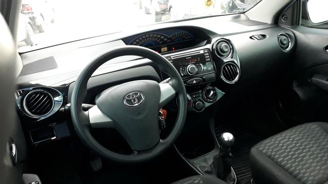 Toyota Etios xs 1.5 - Foto 3