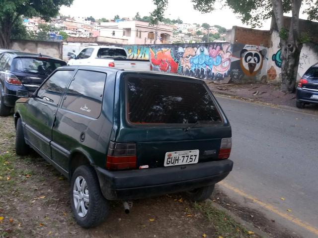 Fiat uno vendo ou troco por carro maior - Foto 3