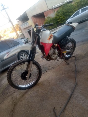 MOTO DE TRILHA