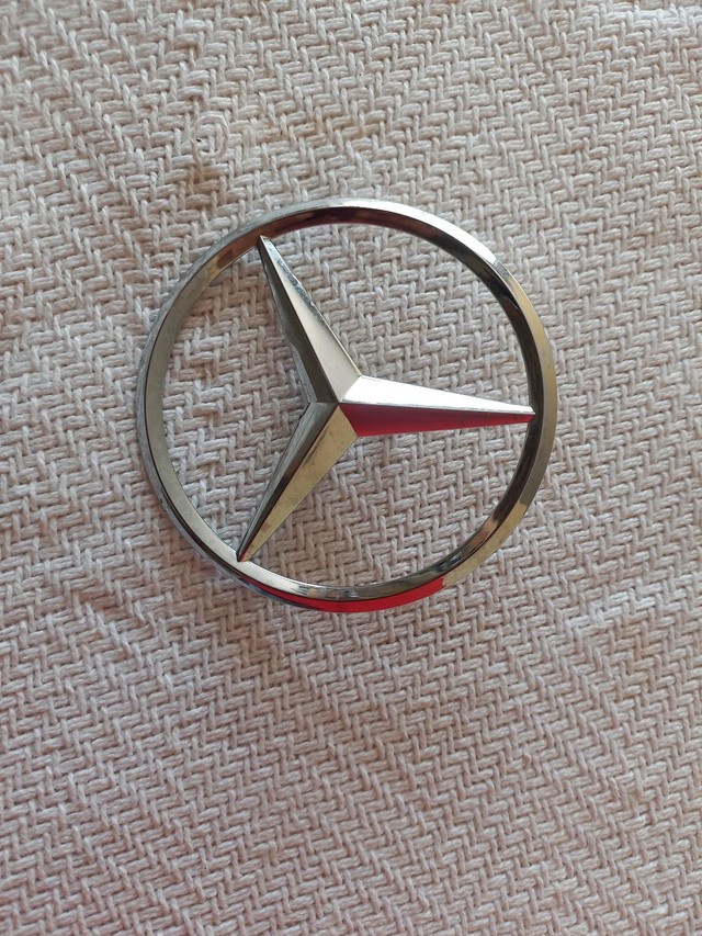 Emblema da tampa traseira Mercedes c180 2015
