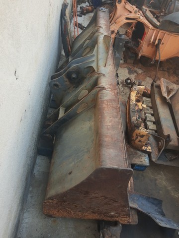 Caçamba frontal ou ?pá? Retroescavadeira Volvo BL60B ou BL70B p/n 11895416 - Foto 2