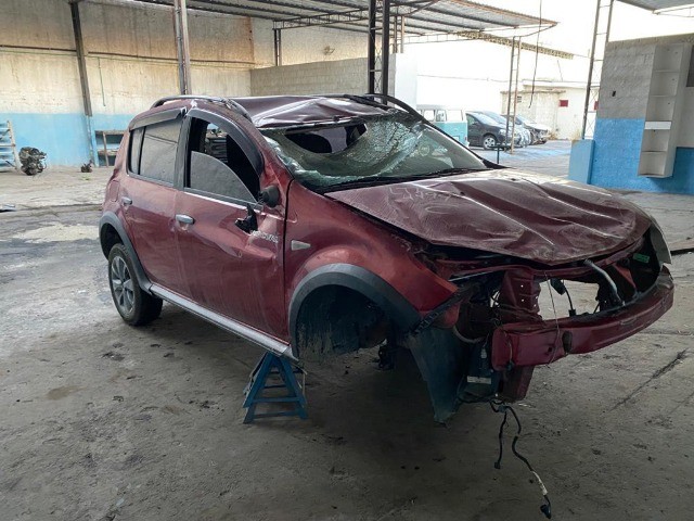 Sucata de renault sandero stepway 2014  1.6 16v.