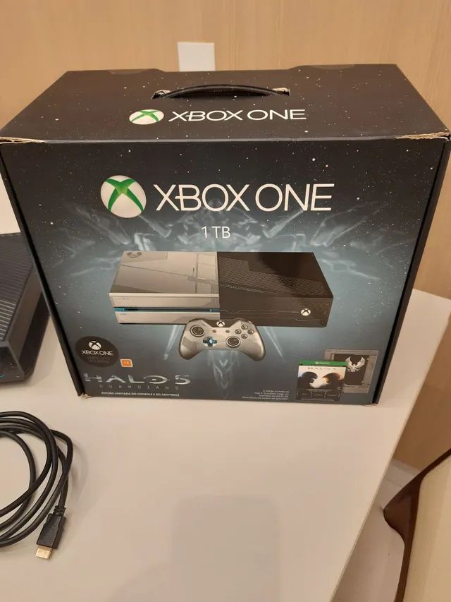 Xbox one com dois controles e um jogo - Videogames - Vila São Luiz,  Botucatu 1250197004