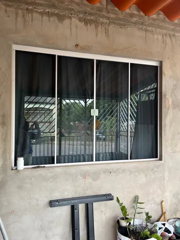 Vendo janela fumê 1.30x170