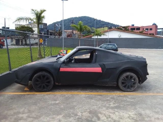 Carro Esportivo em Fibra