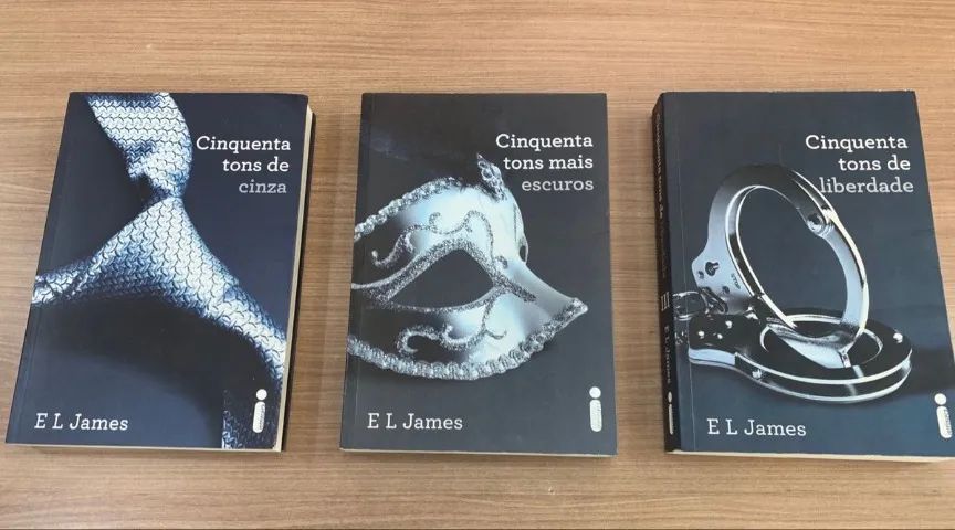 Livro Trilogia 50 Tons de Cinza - E. J. James