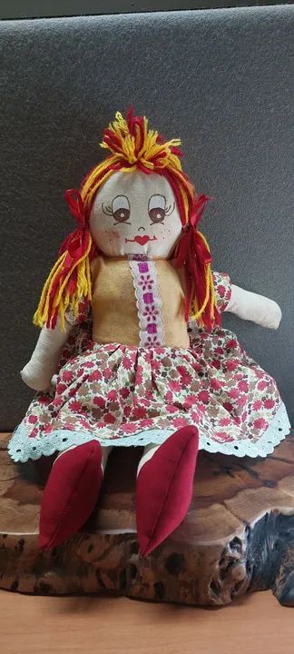 Boneca Emília de Pano