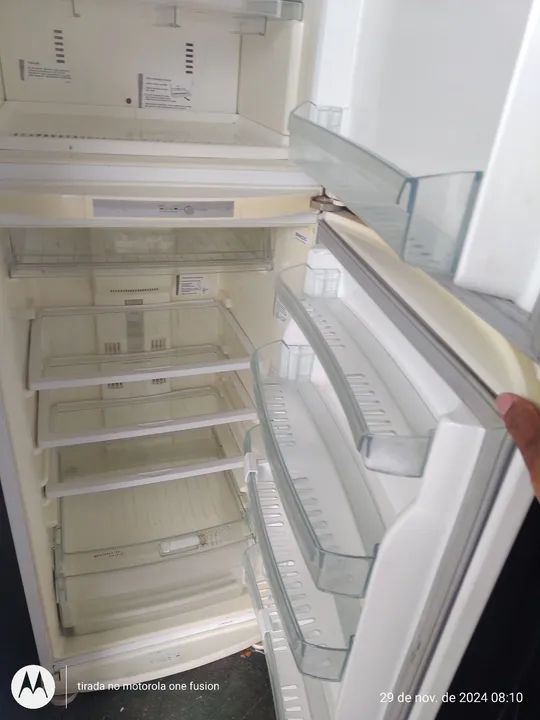 REFRIGERADOR BRASTEMP FROST FREE 360L 220VVen - Foto 2