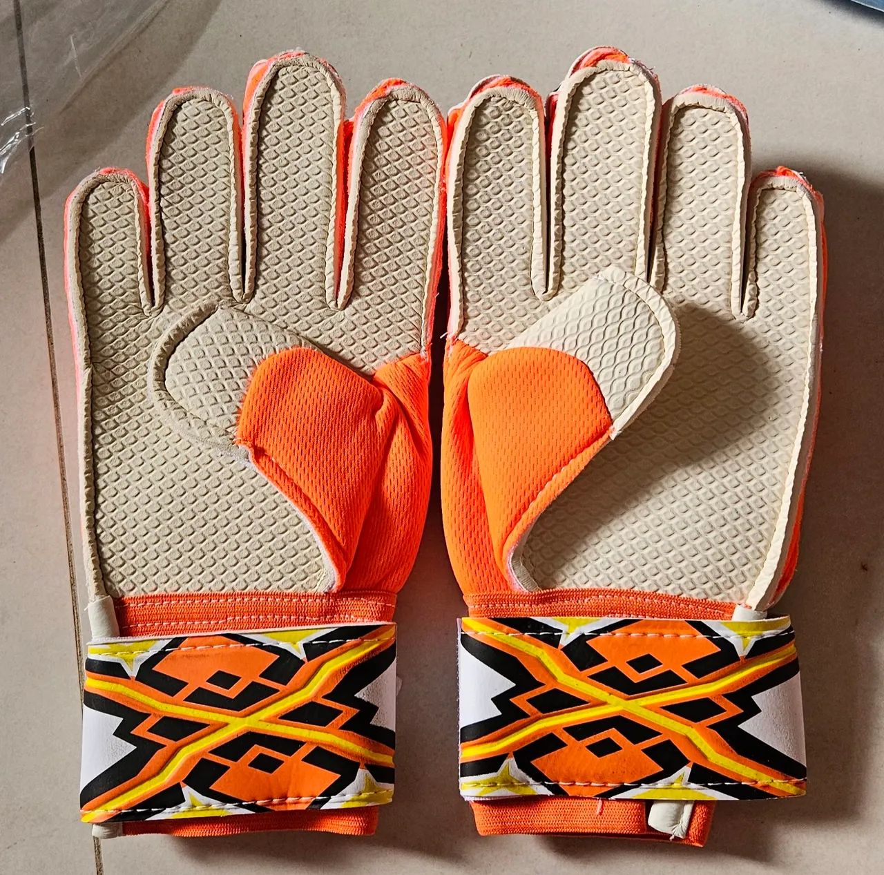 Luvas de Goleiro Futebol - Infantil - Zhengdong - Novo - Foto 3