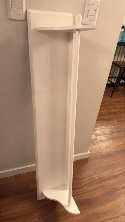 Prateleira para quarto de bebê 