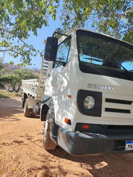 CAMINHÃO VOLKSWAGEN 5.140E DELIVERY 2P DIESEL - CARROCERIA ABERTA