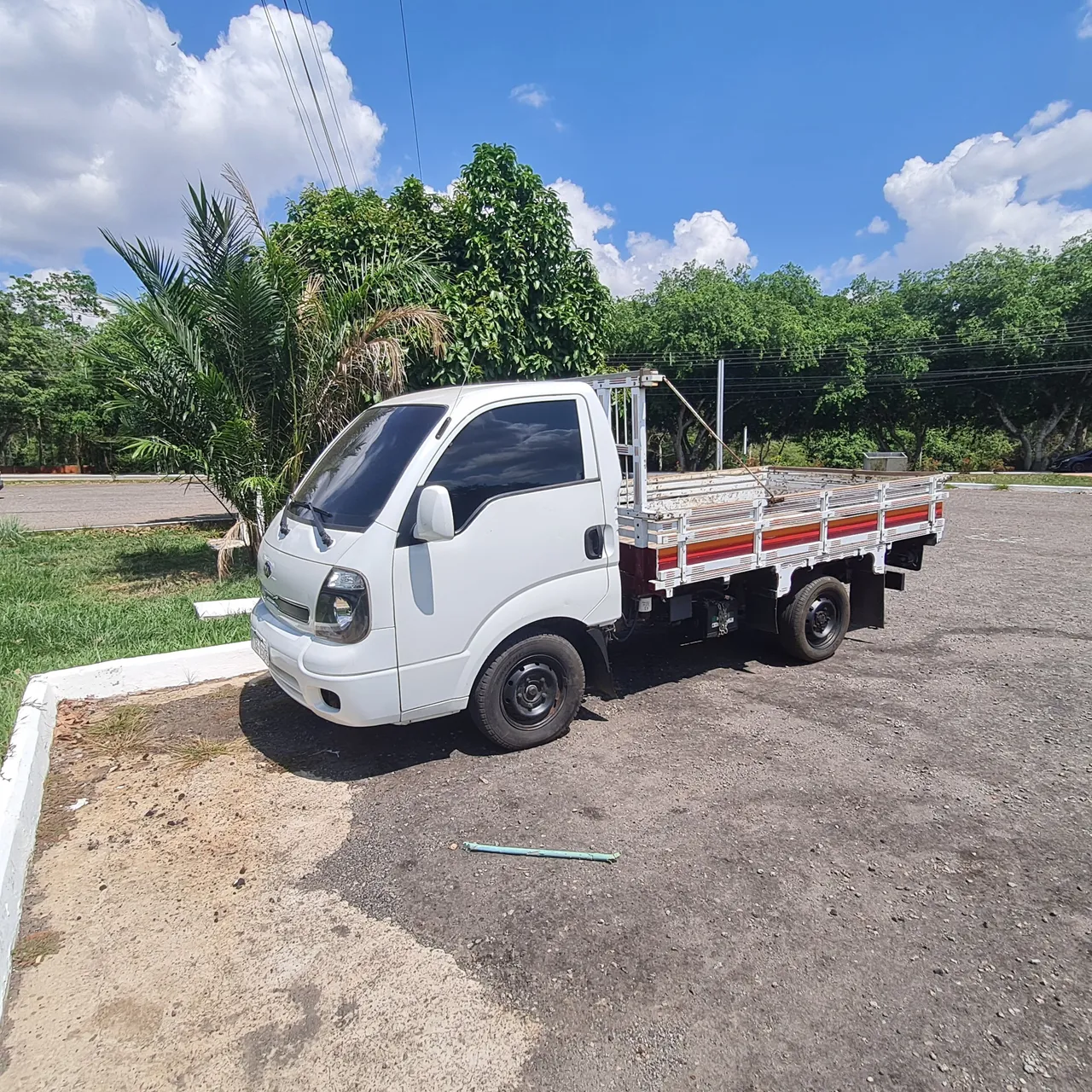 Kia Bongo 2014 Diesel, Carroceria de Madeira - Excelente Estado