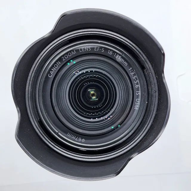 Canon Eos 80d + Lente Ef S 18 - 135 1 : 3.5-5.6