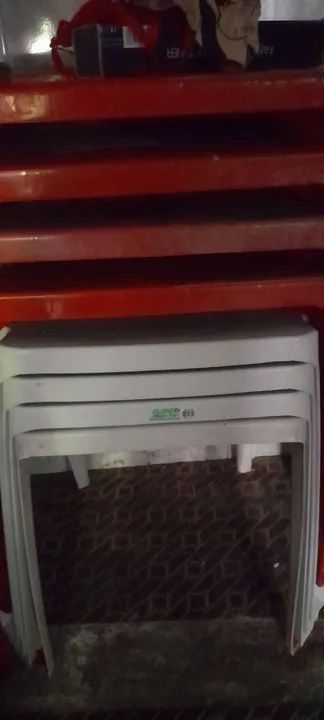 estou vendendo conjuntos de mesas com 4 cadeiras