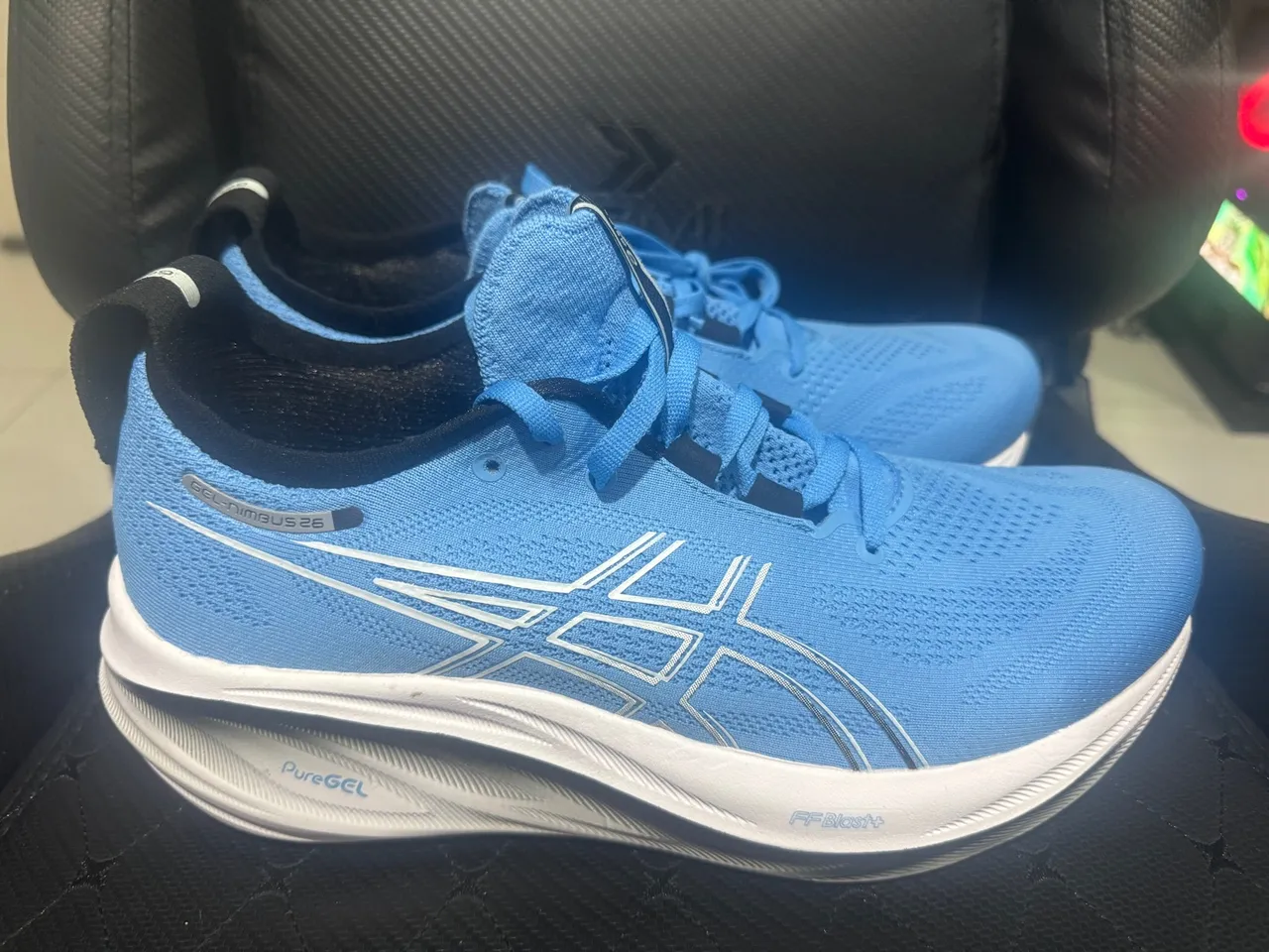 Tênis ASICS Gel Nimbus 26 - tamanho 41