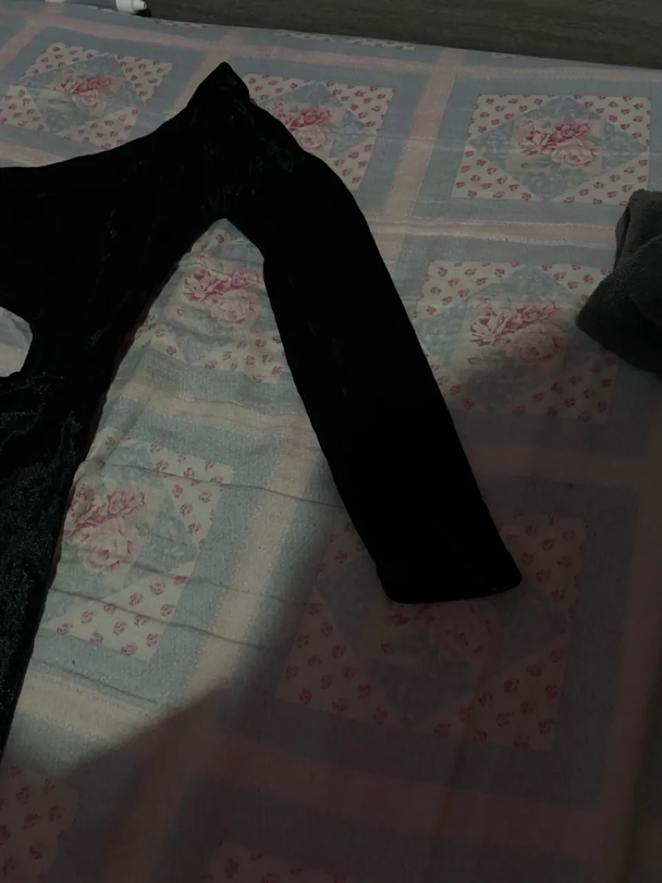 Vestido preto manga longa
