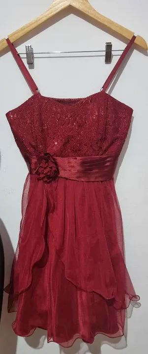 Vestido infantil vermelho, tamanho M, renda e tule