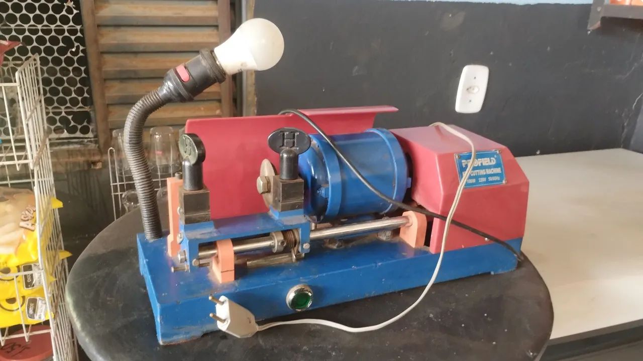 Máquina para cortar chaves profissional
