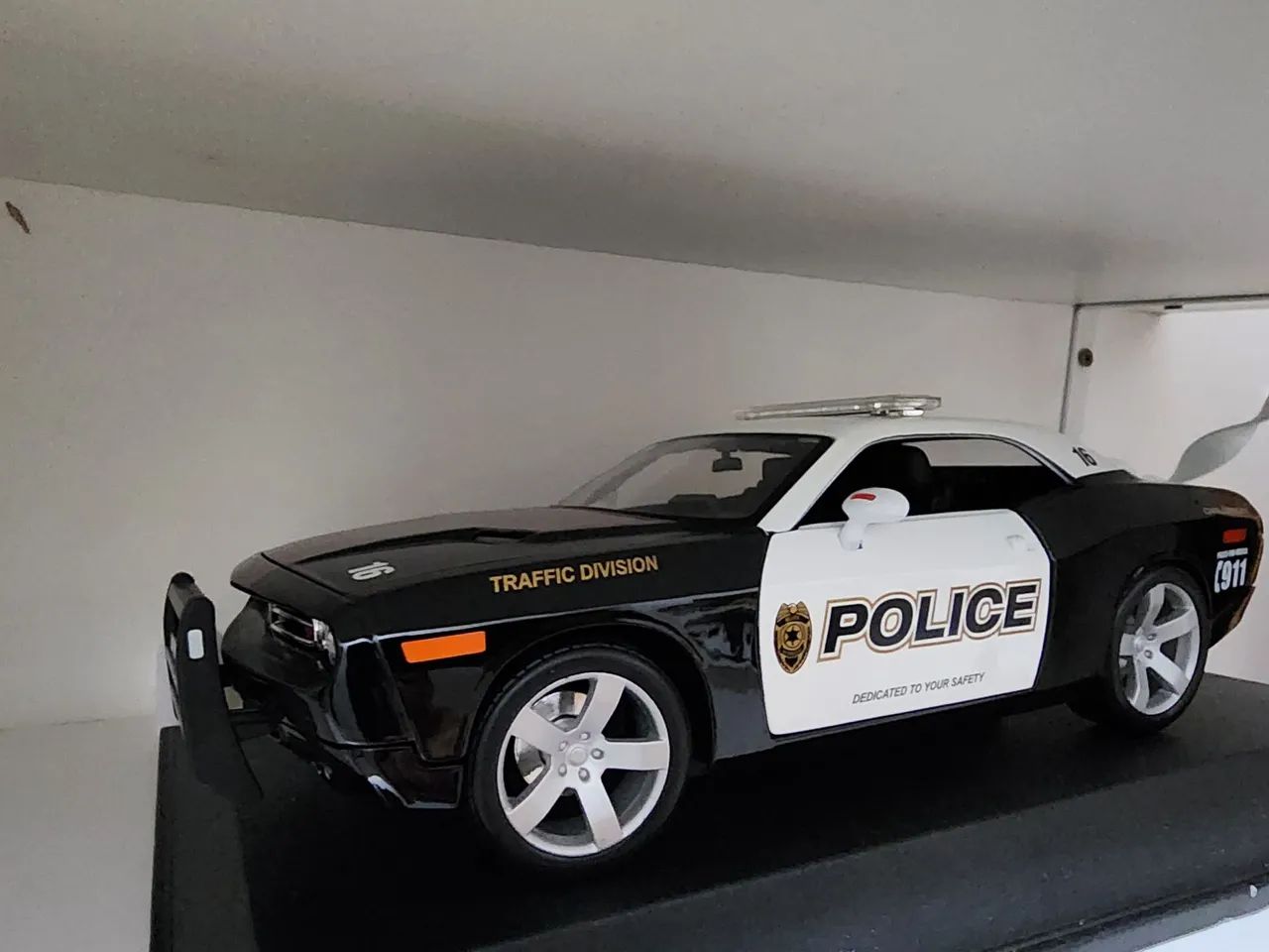 Dodge Challenger 1:18 - Foto 2