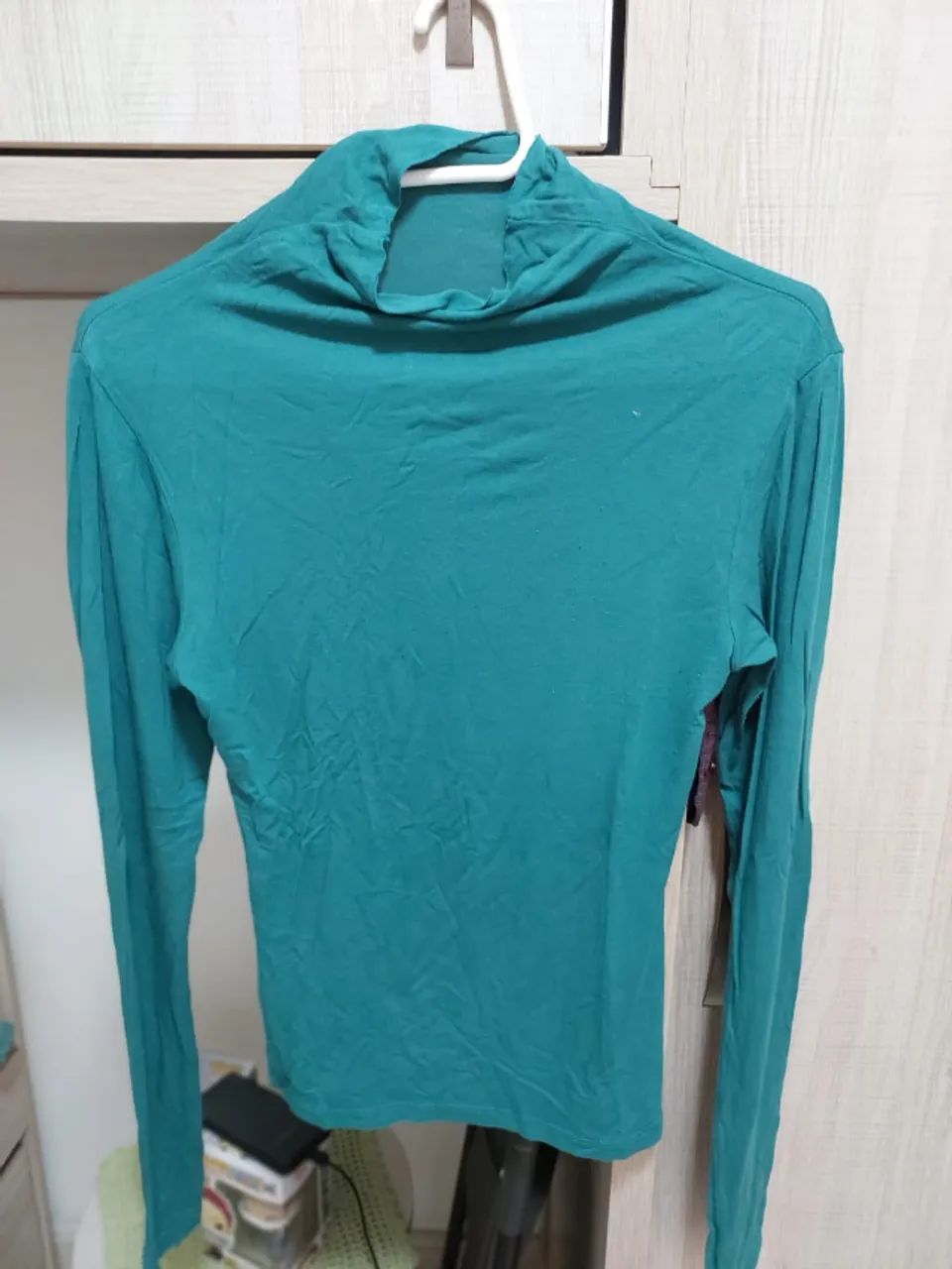 Blusa feminina com gola