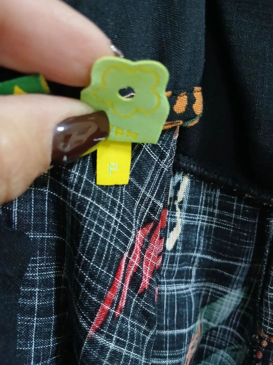 Vestido estampado com decote halter e amarração - Foto 3