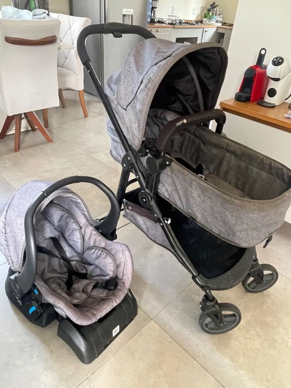 Vendo carrinho + bebê conforto + suporte para carro Galzerano  - Foto 3