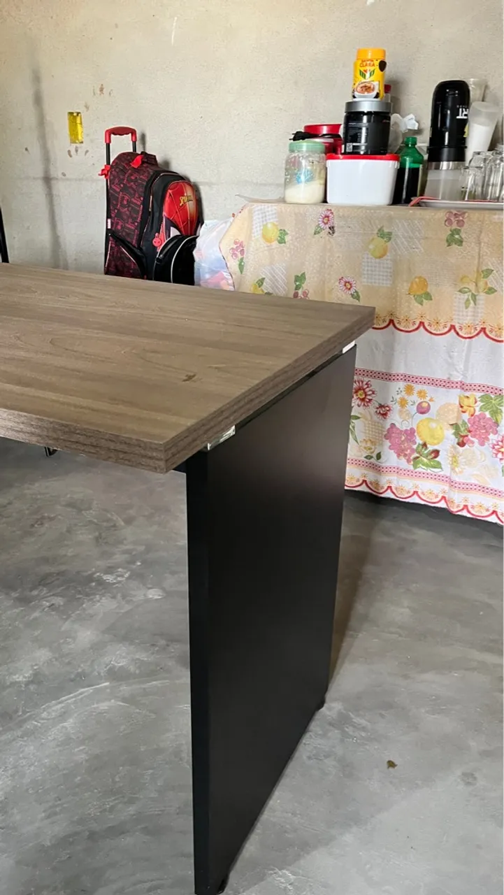 Mesa de estudos MDF