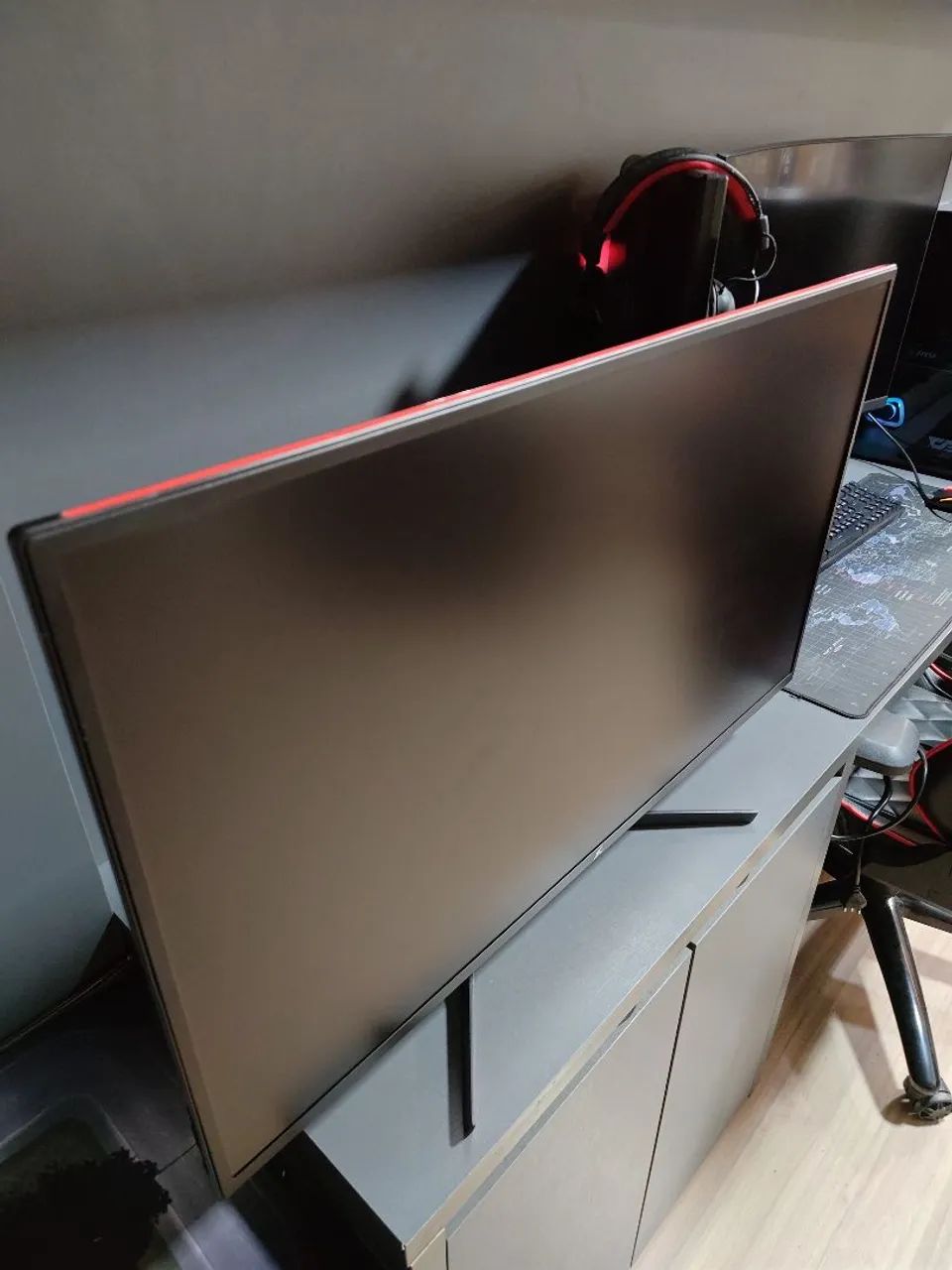 Monitor de 32 polegadas Qhd 1440p 75hz 1ms da superframe em perfeito estado. Parece novo.64739263798659123