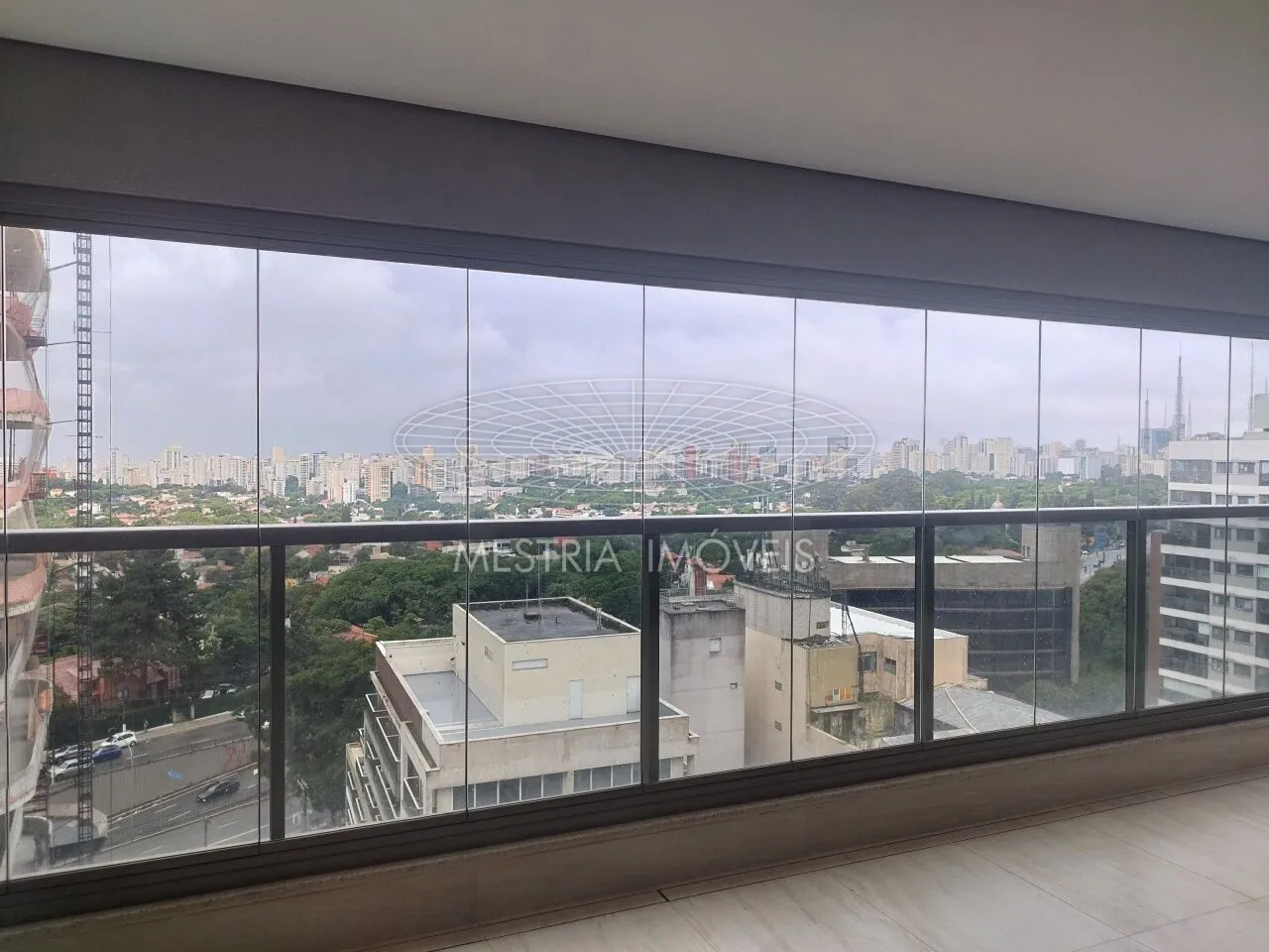 Pinheiros | Apto para venda ou locação | Com 160 m² e 2 vagas de garagem !