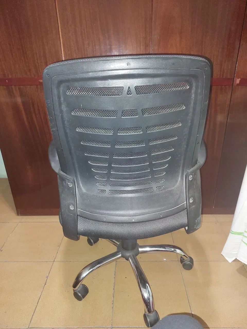 Cadeira de Escritório Confortável e Funcional - Foto 3