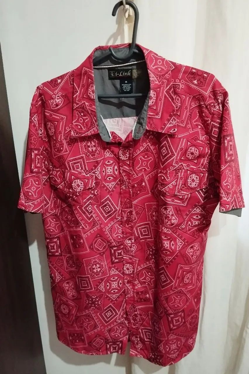 Camisa Estampada Masculina GG ( pouco uso)