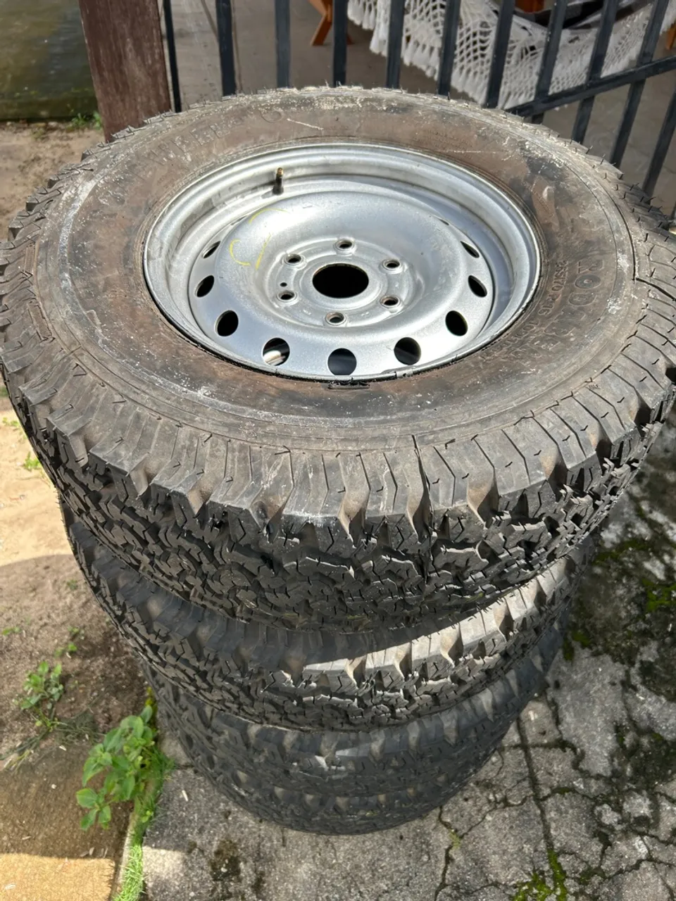 4 RODAS FERRO + 4 PNEUS 265/70r16 