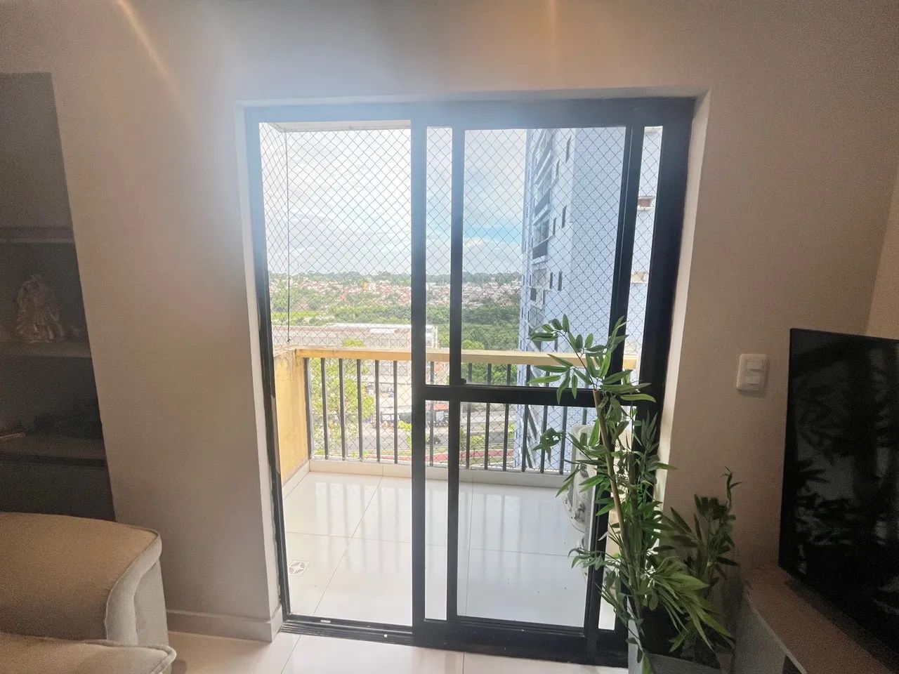 Porta de correr vidro esquadria preto