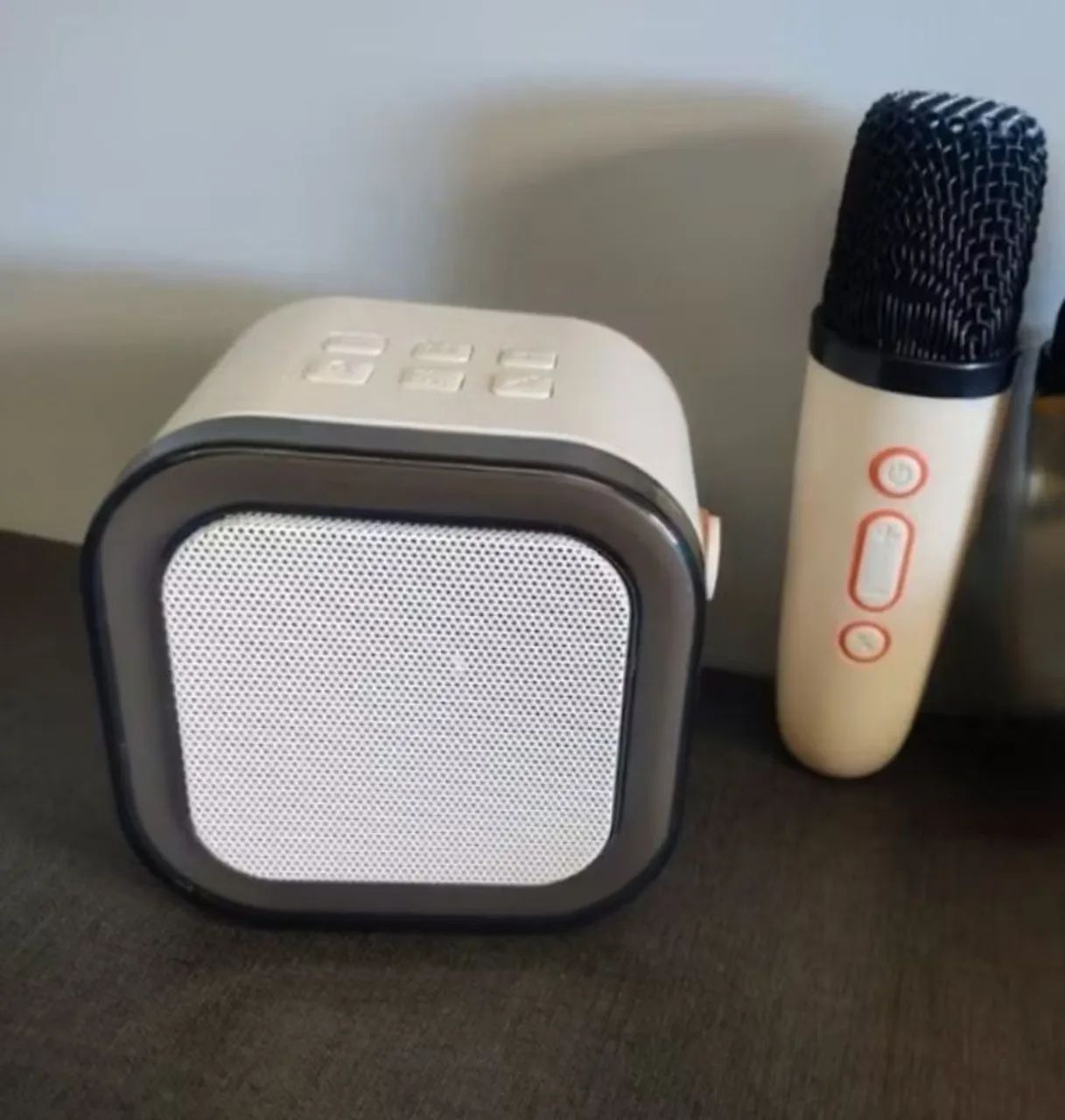 Caixa de Som Bluetooth Portátil C/1 Microfone