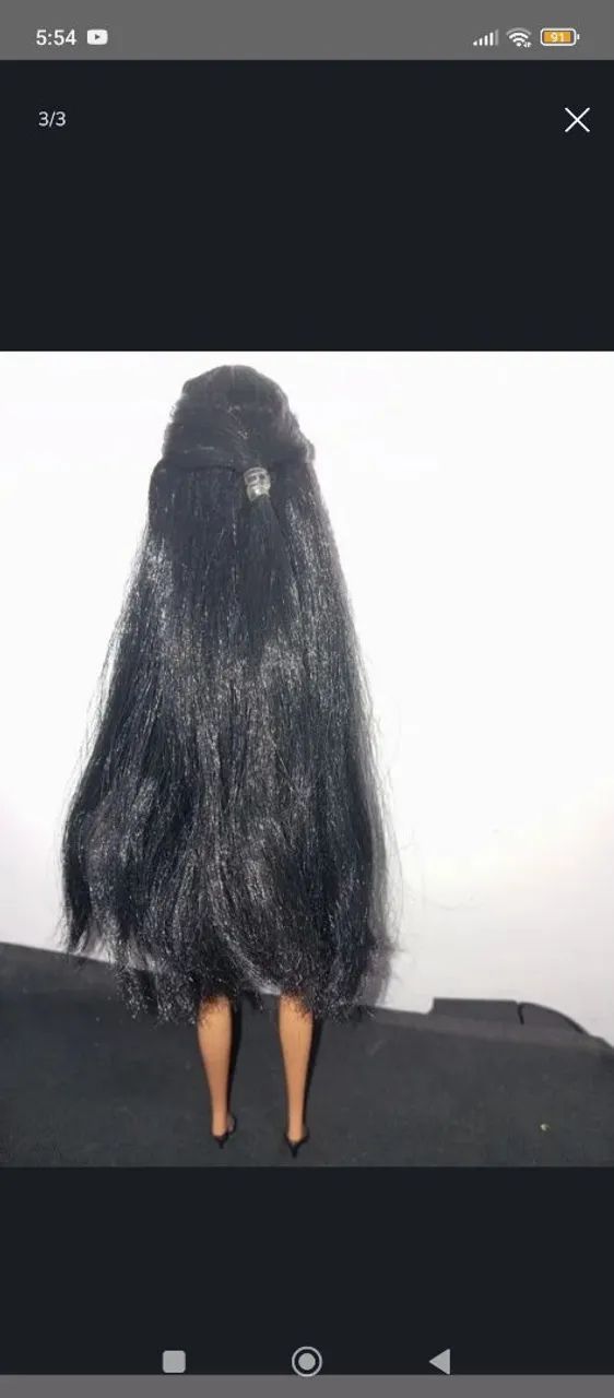 Boneca com óculos e roupa esportiva - Foto 3