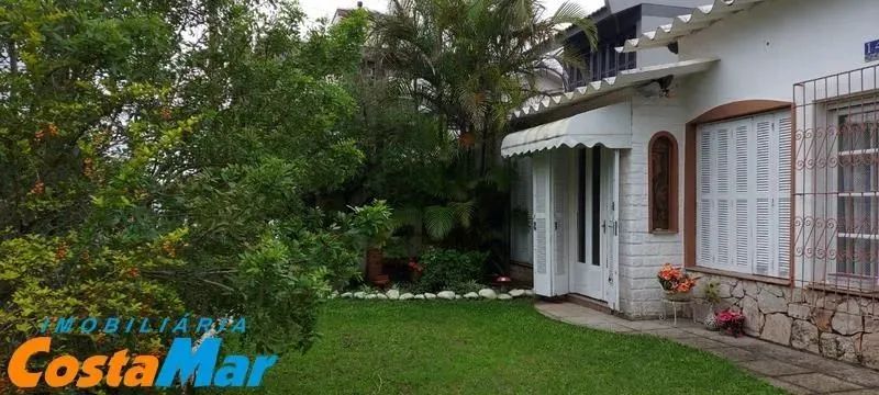 Casa com anexo próxima ao centro !!!!