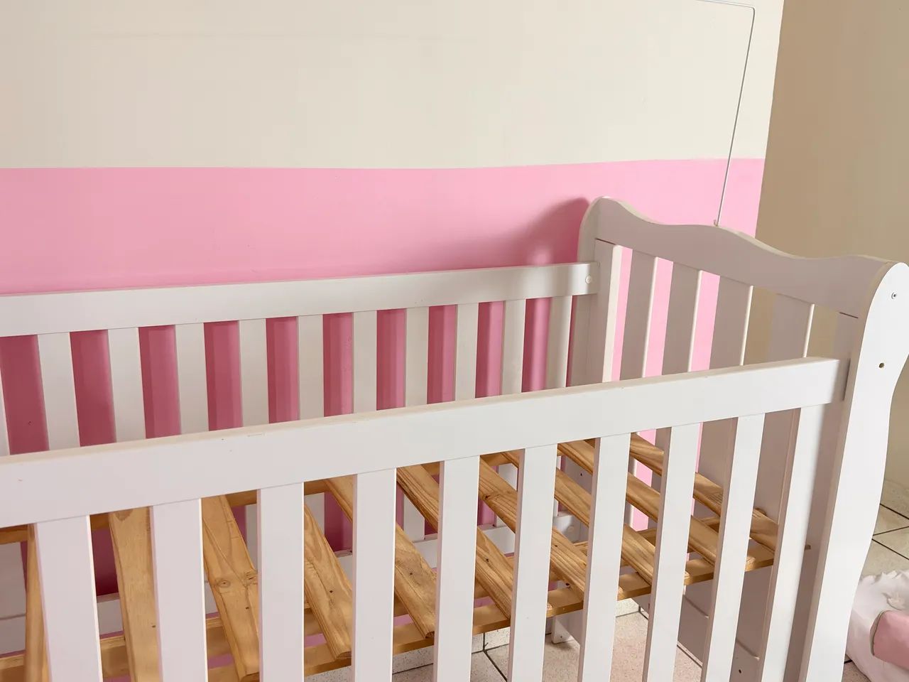 White MDF Crib64673481378050123